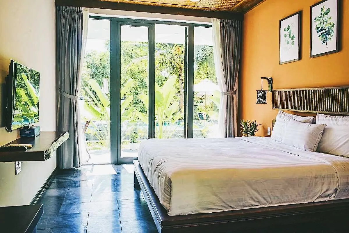The Shoreline Stay Hoi An